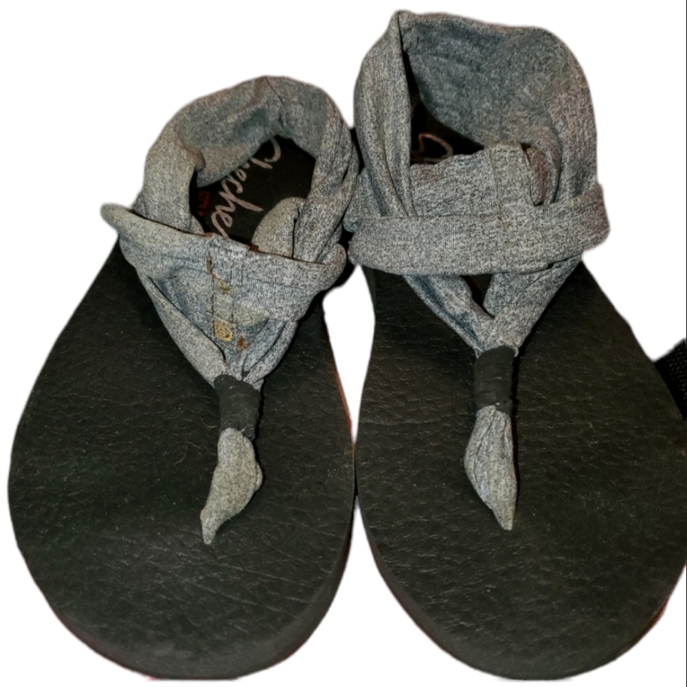 Sketchers yoga sandals